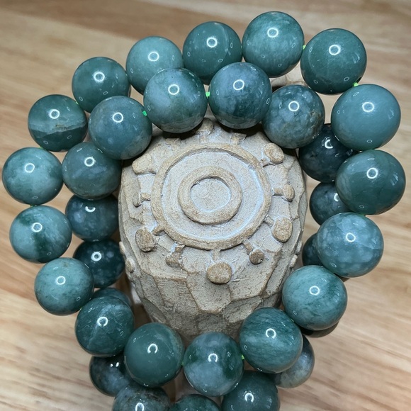 Blue Water Jade 11mm - Picture 2 of 4